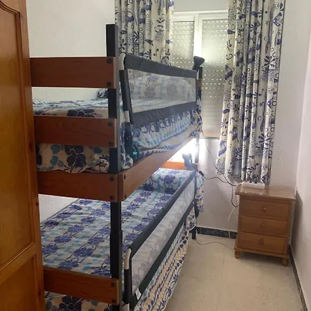 Urb Vosa. Piso Amueblado. Wifi. Aa. 3 Dormitorios. Con Plaza De Garaje